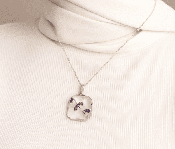 Nehyr Crystal Pendant Necklace with Leaf Studs Set