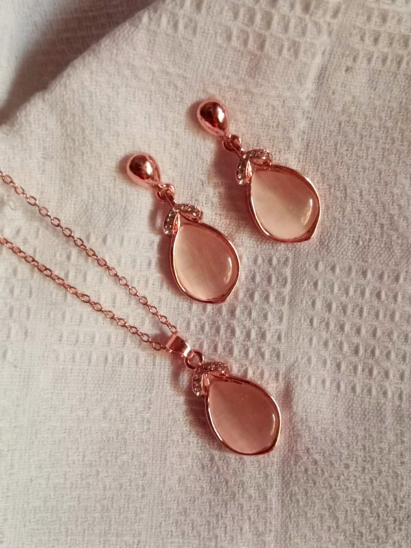 Elegant Rose Gold Teardrop Pendant & Earrings Set