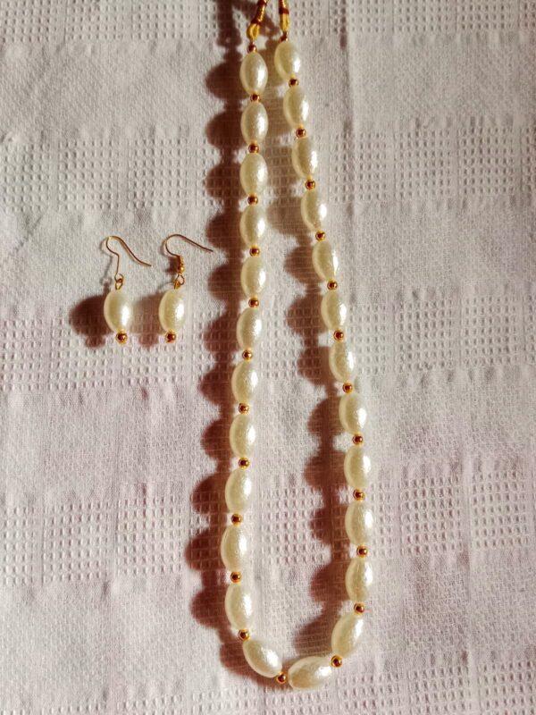 Nehyr Classic Oval Pearl Bead Necklace & Earrings Set - Image 2