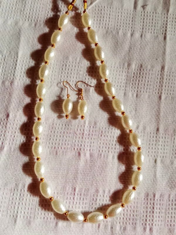 Nehyr Classic Oval Pearl Bead Necklace & Earrings Set - Image 3