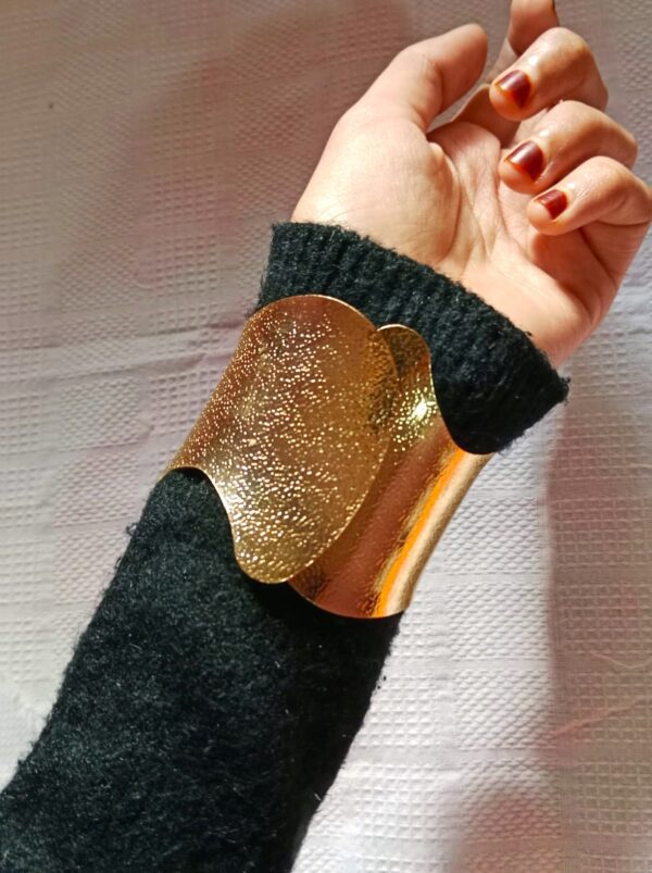 NEHYR Gold Textured Wave Cuff Bracelet